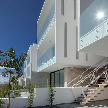Villa Almond Tree Nr. 3 *